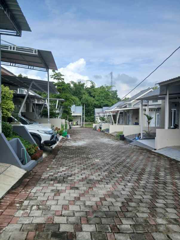 dijual rumah jl wates km 10