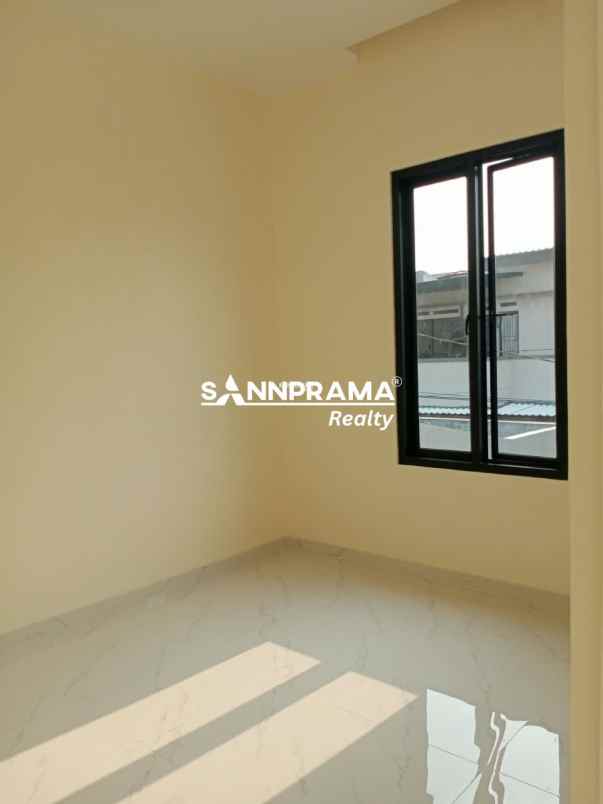 dijual rumah jln nusantara beji depok