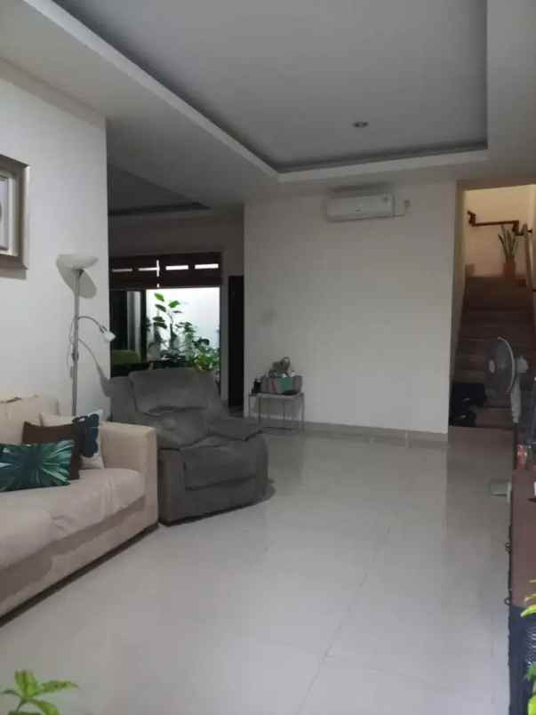 dijual rumah jombang ciputat