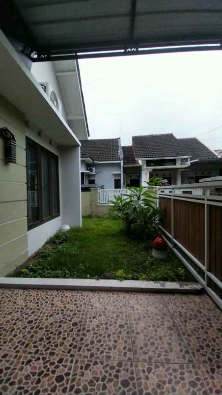 dijual rumah jombor