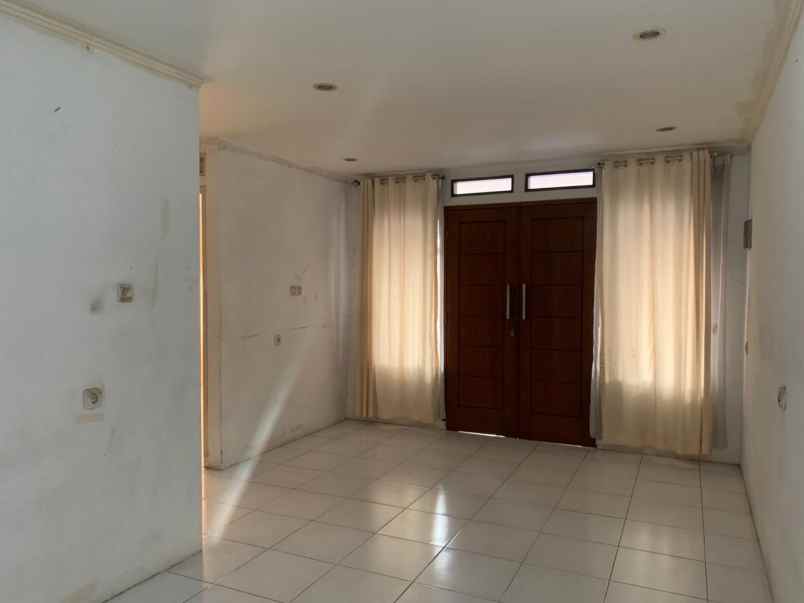 dijual rumah jurangmangu barat