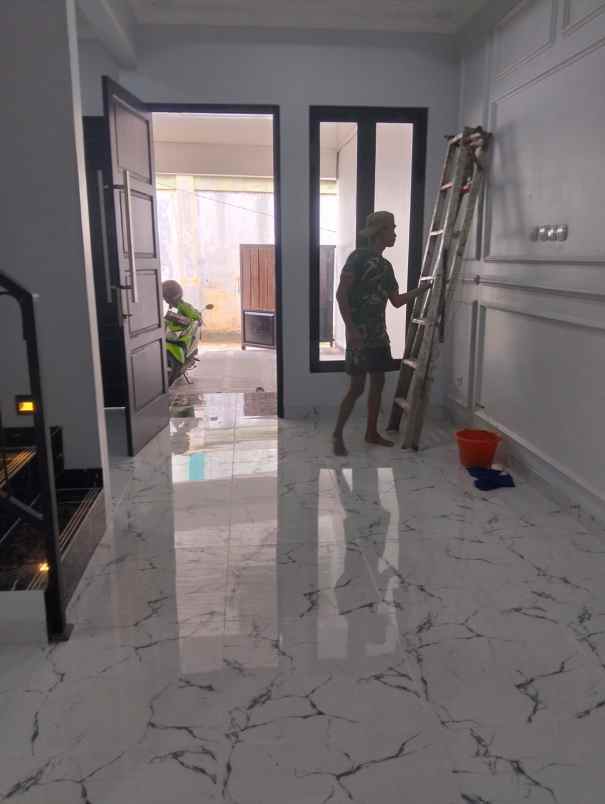 dijual rumah kalibaru cilodong depok