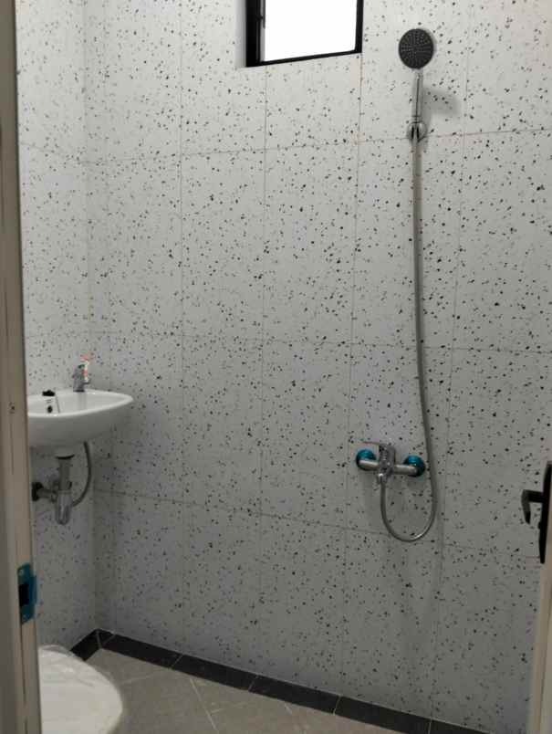 dijual rumah kalibaru cilodong depok