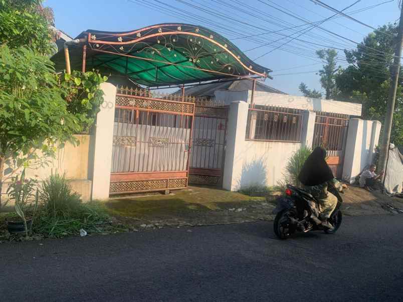 dijual rumah kandungan sinargalih