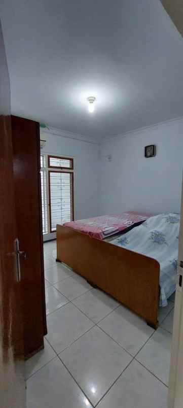 dijual rumah karang asem