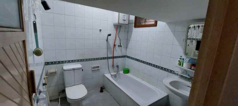 dijual rumah karang asem