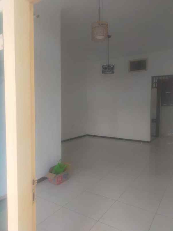 dijual rumah karang empat