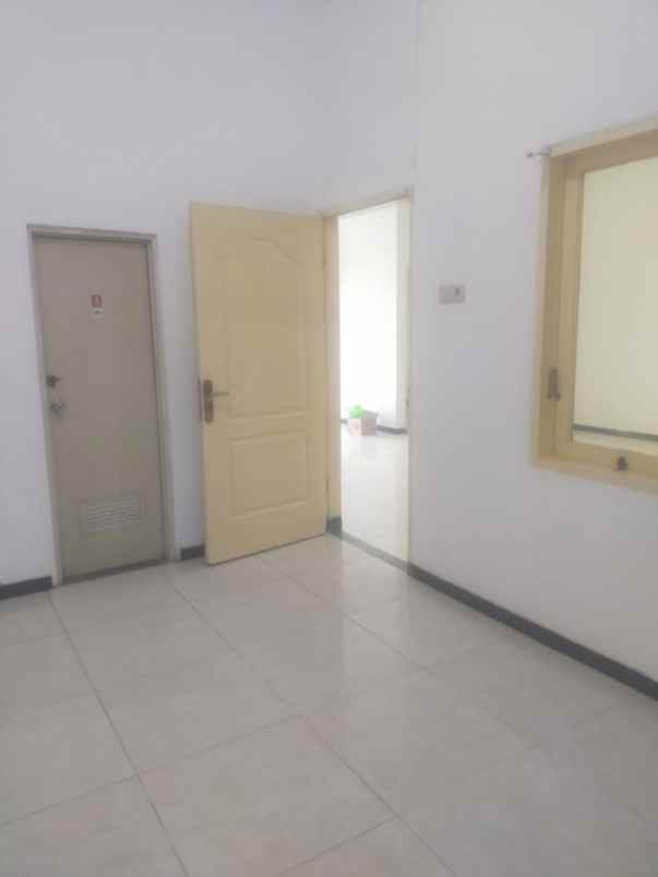 dijual rumah karang empat