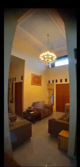 dijual rumah karangtengah