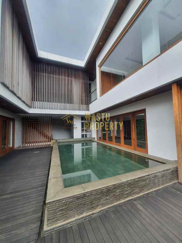 dijual rumah kebayoran lama