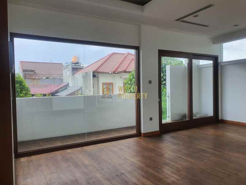 dijual rumah kebayoran lama