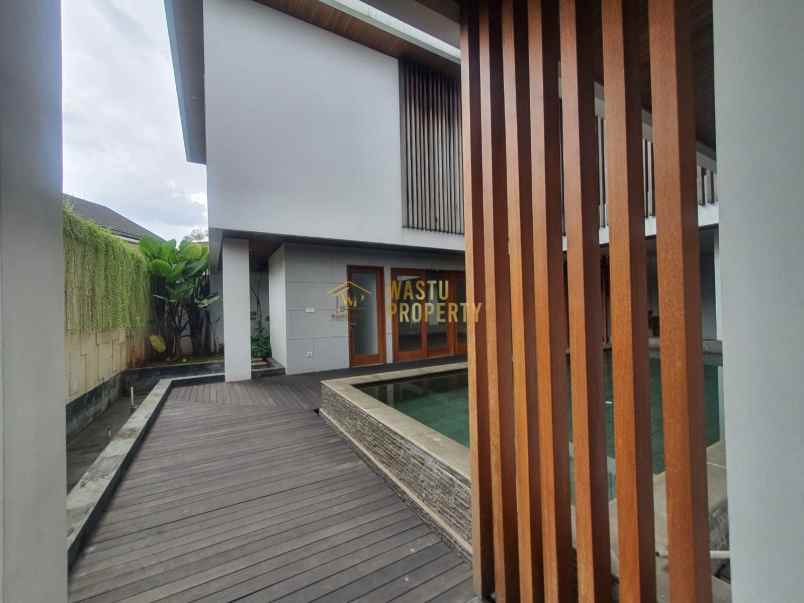dijual rumah kebayoran lama