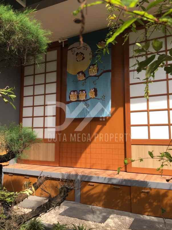 dijual rumah kebayoran residence sektor