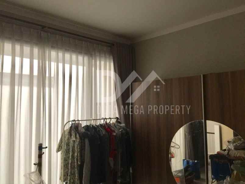 dijual rumah kebayoran residence sektor