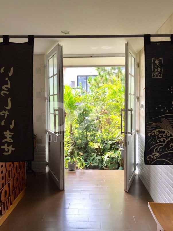 dijual rumah kebayoran residence sektor