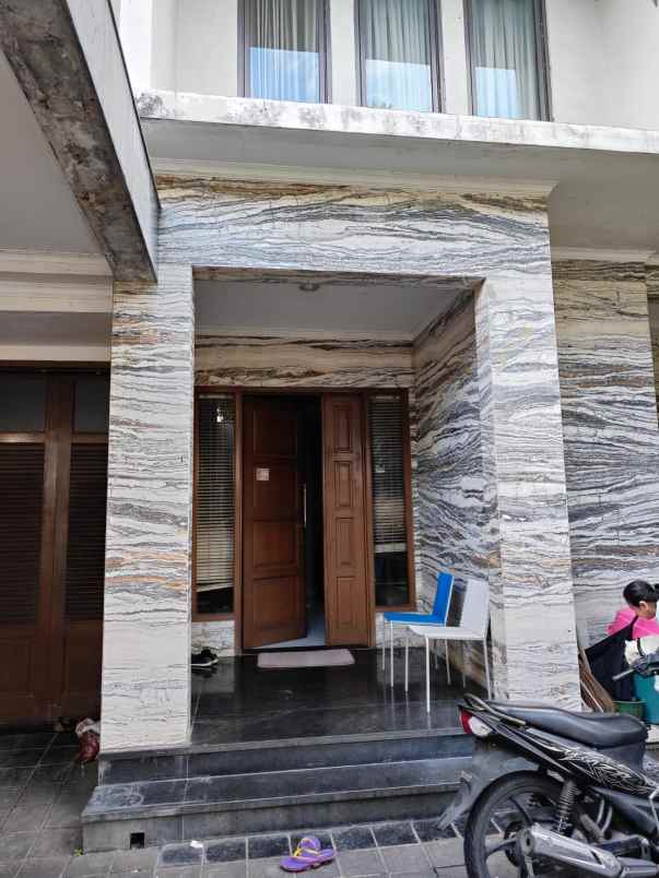dijual rumah kebon jeruk jakarta barat