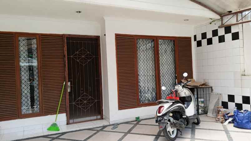 dijual rumah kelapa gading