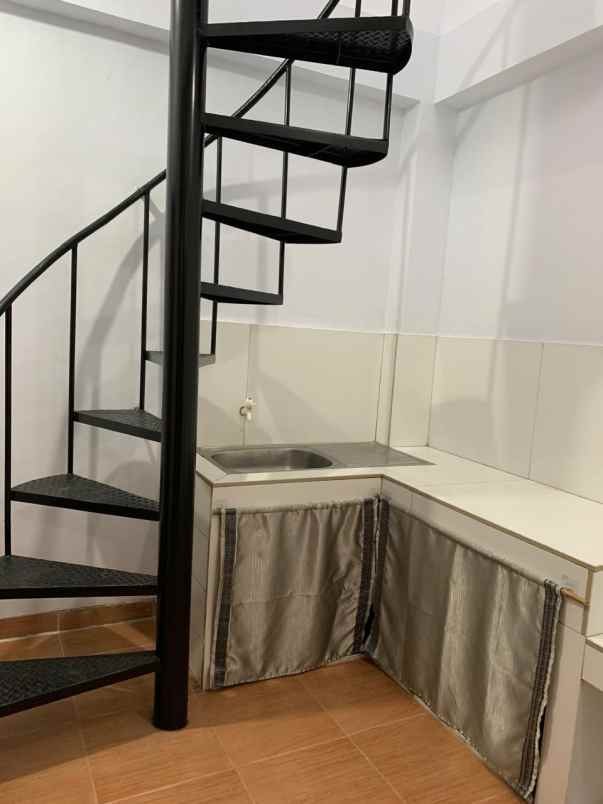 dijual rumah kelapa molek