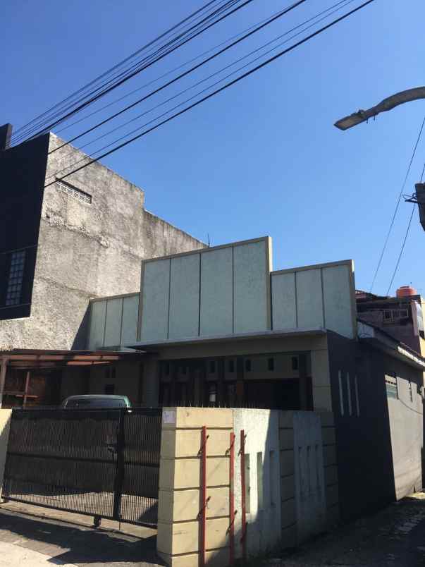 dijual rumah keluarga area regol