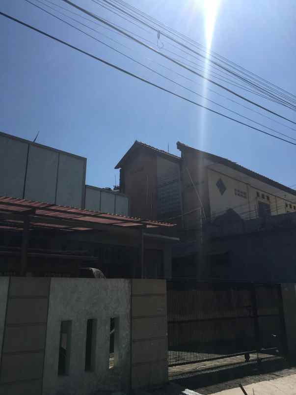 dijual rumah keluarga area regol