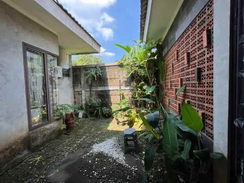 dijual rumah kencana loka bsd