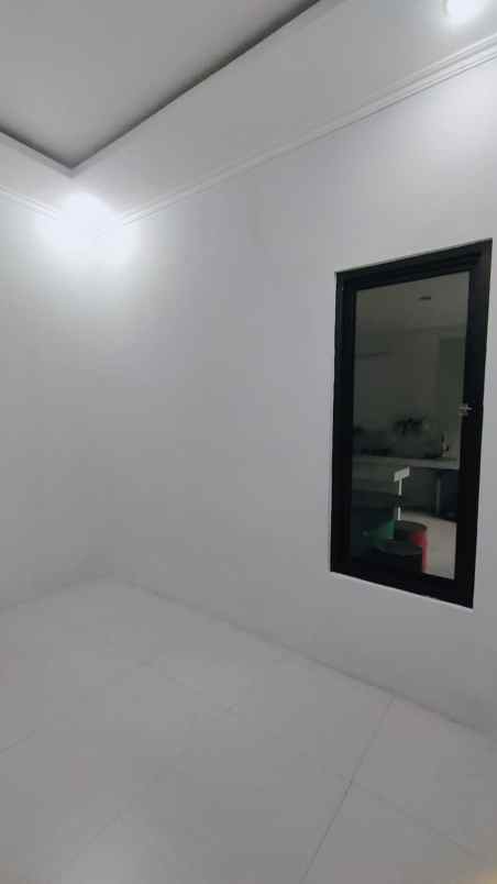 dijual rumah kencana loka bsd city