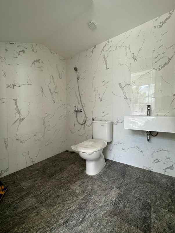 dijual rumah kertajaya