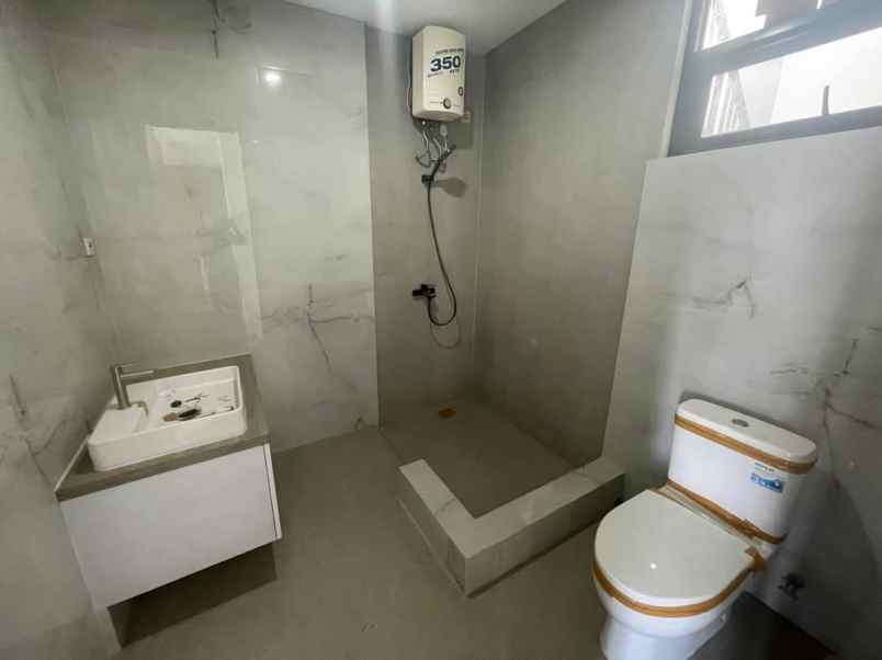 dijual rumah ketintang