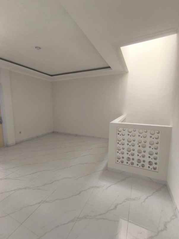 dijual rumah ketintang madya surabaya