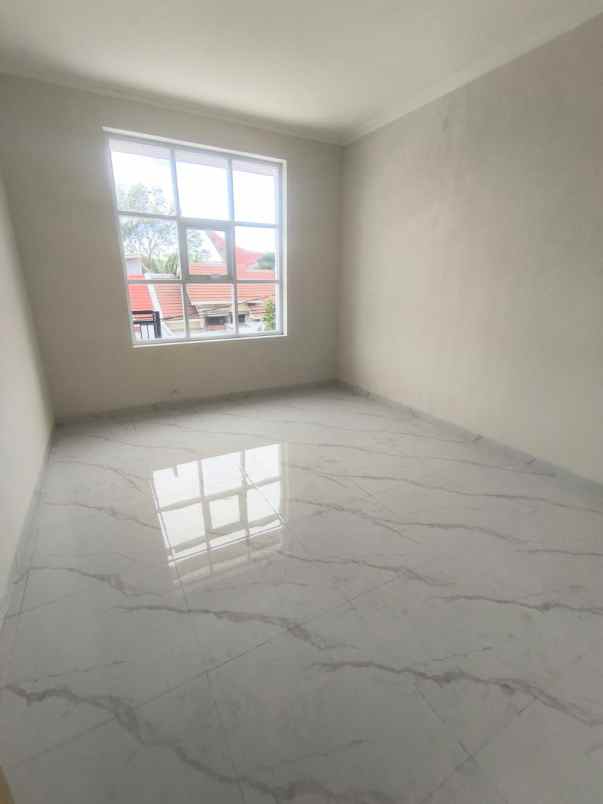 dijual rumah ketintang madya surabaya