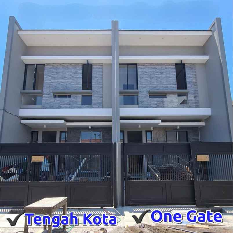 dijual rumah klampis semolo