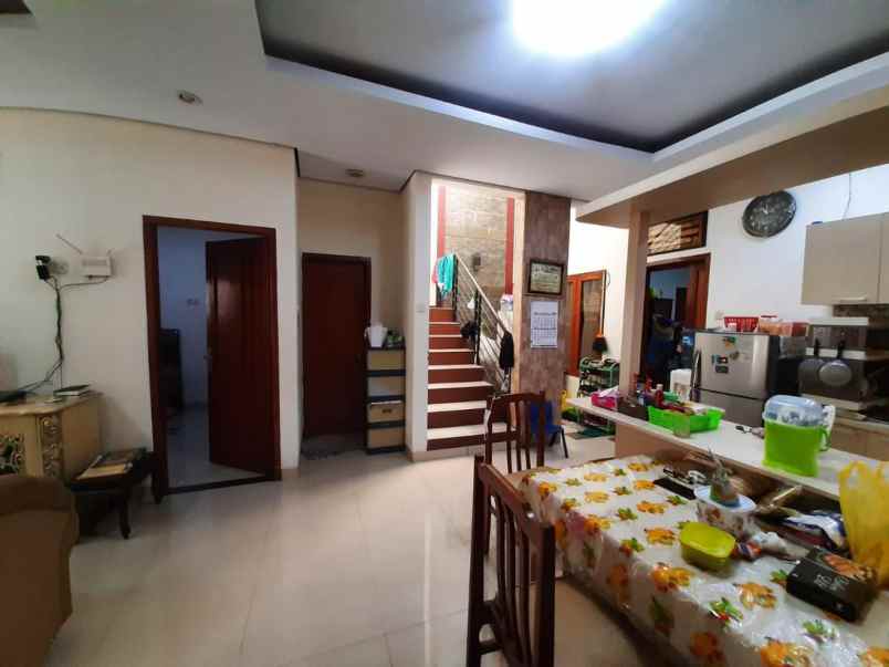 dijual rumah komp kidang mas lembang