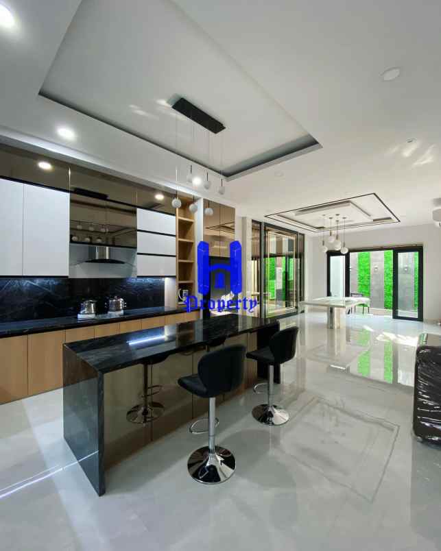 dijual rumah komplek brahrang asri