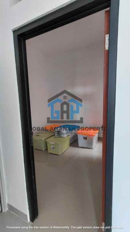 dijual rumah komplek cihanjuang
