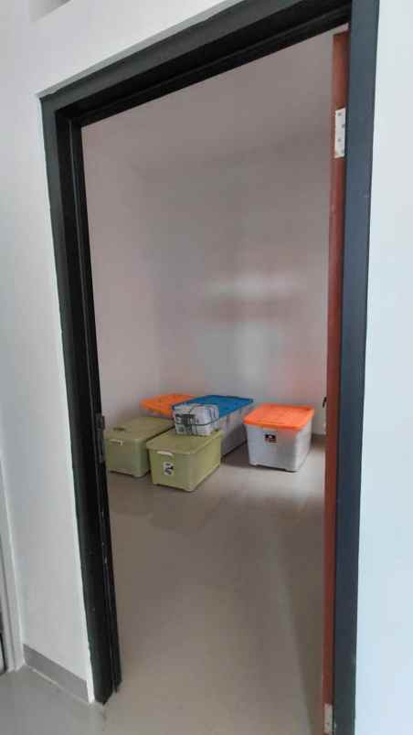 dijual rumah komplek cihanjuang