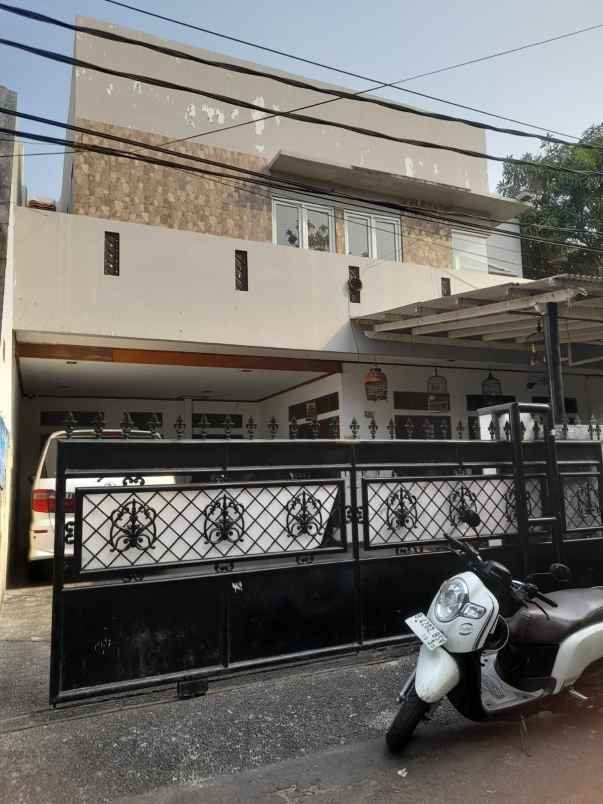 dijual rumah komplek hook