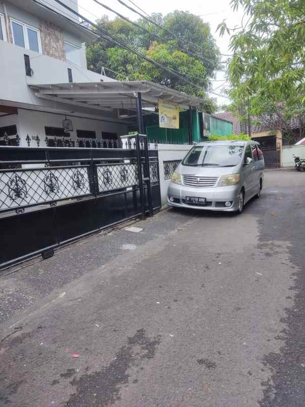 dijual rumah komplek hook