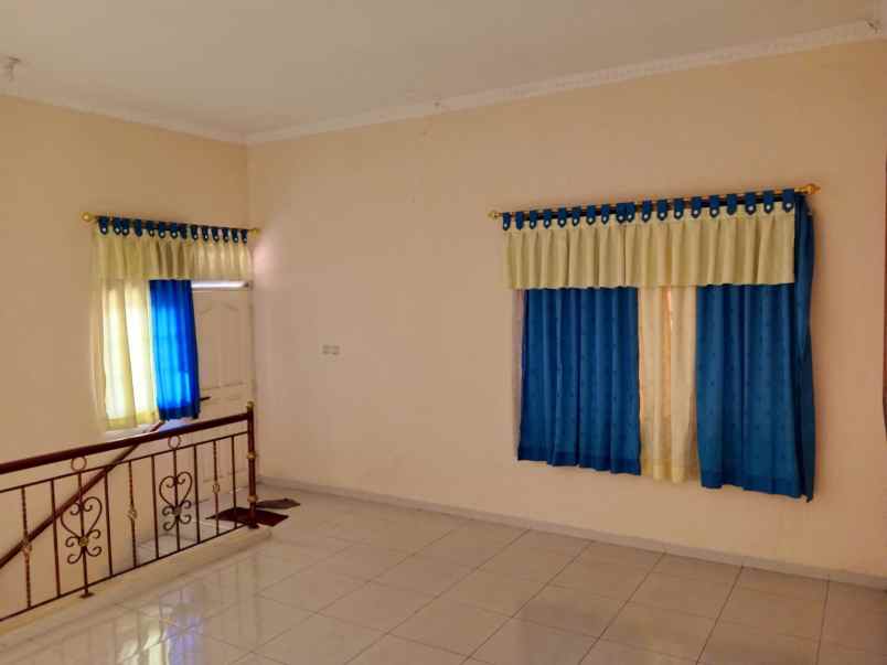 dijual rumah komplek hook di cikokol kota tangerang