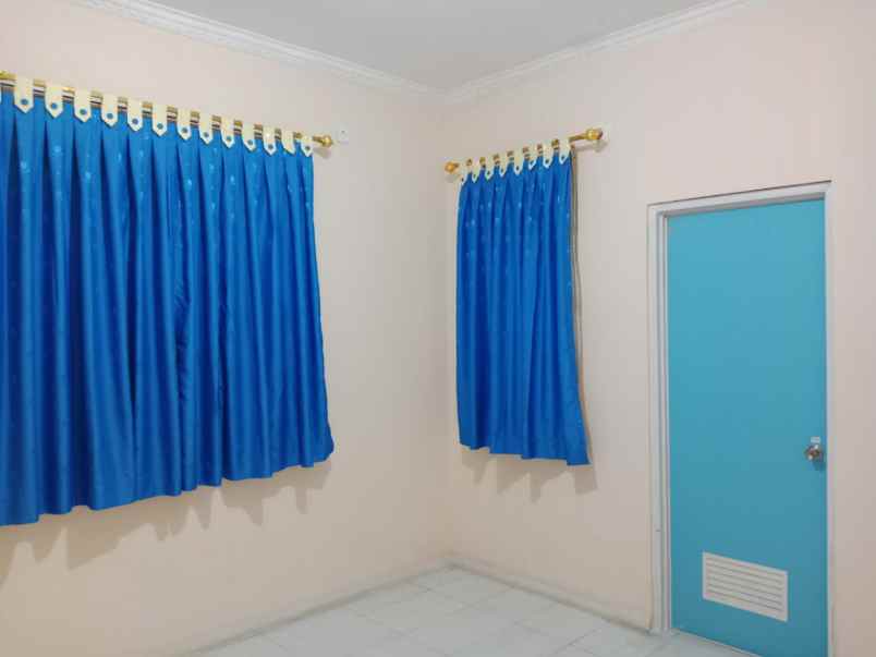 dijual rumah komplek hook di cikokol kota tangerang