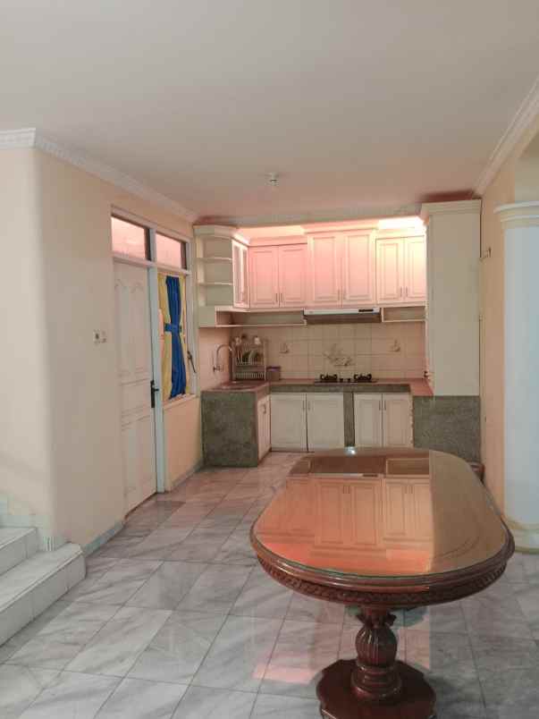 dijual rumah komplek hook di cikokol kota tangerang