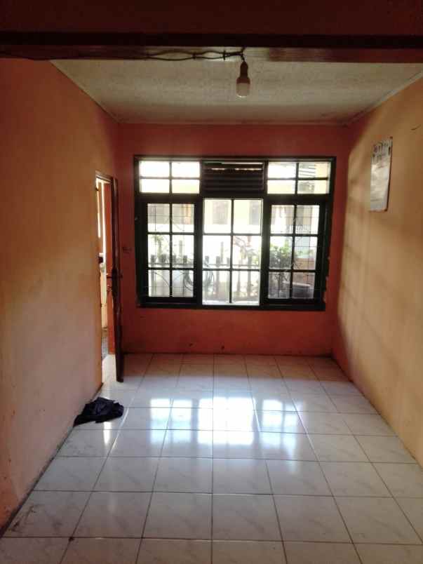 dijual rumah komplek melong cijerah