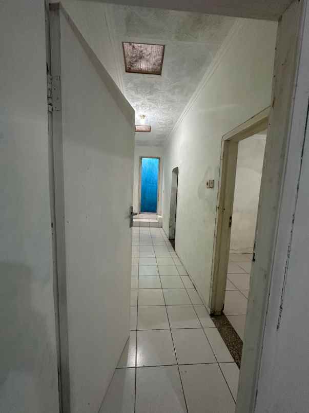 dijual rumah komplek sariwangi