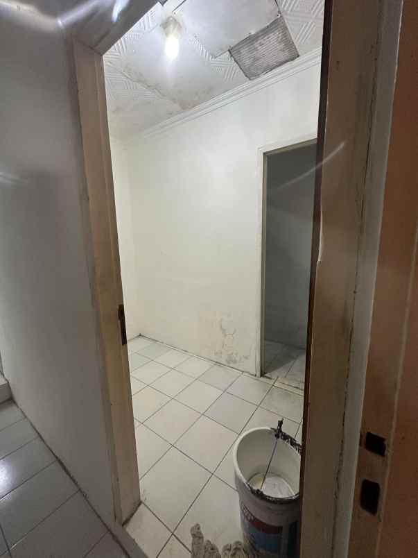 dijual rumah komplek sariwangi