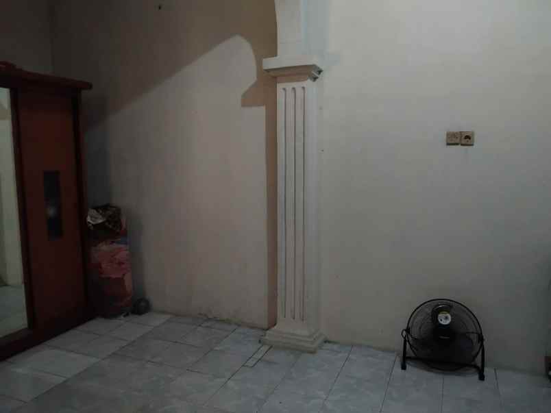 dijual rumah komplek strategis di kota bekasi