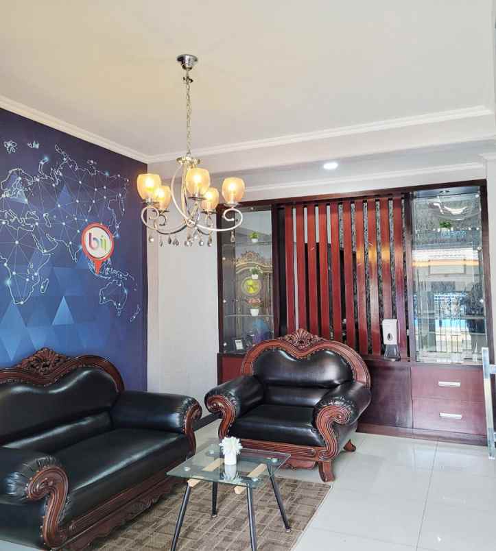 dijual rumah komplek titian kencana kel