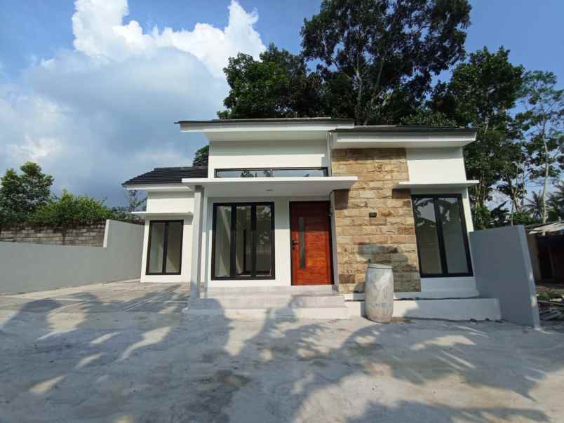 dijual rumah krapyak margoagung sayegan