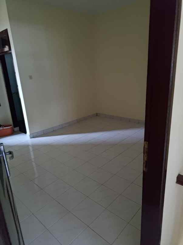 dijual rumah kreo