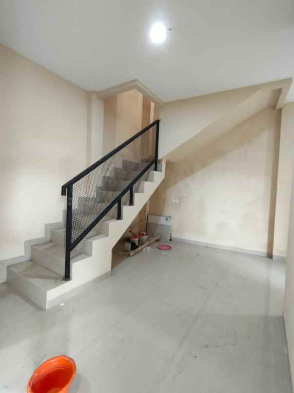 dijual rumah lenteng agung jakarta selatan