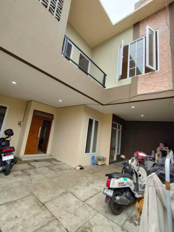 dijual rumah lenteng agung jakarta selatan