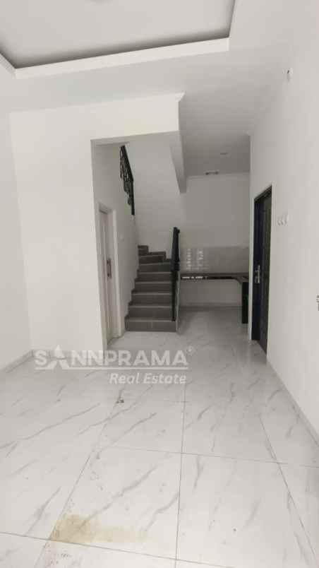 dijual rumah leuwinanggung